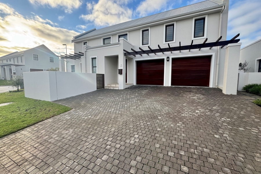 To Let 3 Bedroom Property for Rent in Graanendal Western Cape